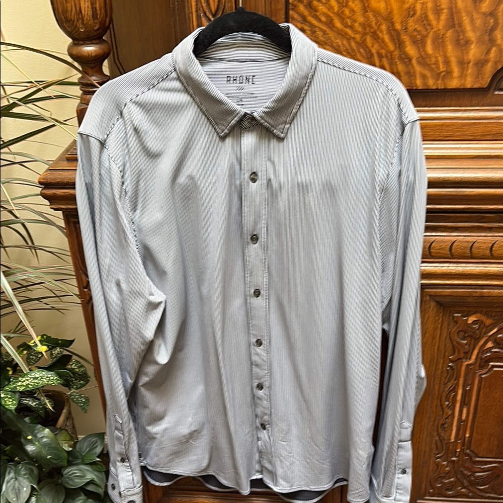 Rhône commuter shirt EUC
